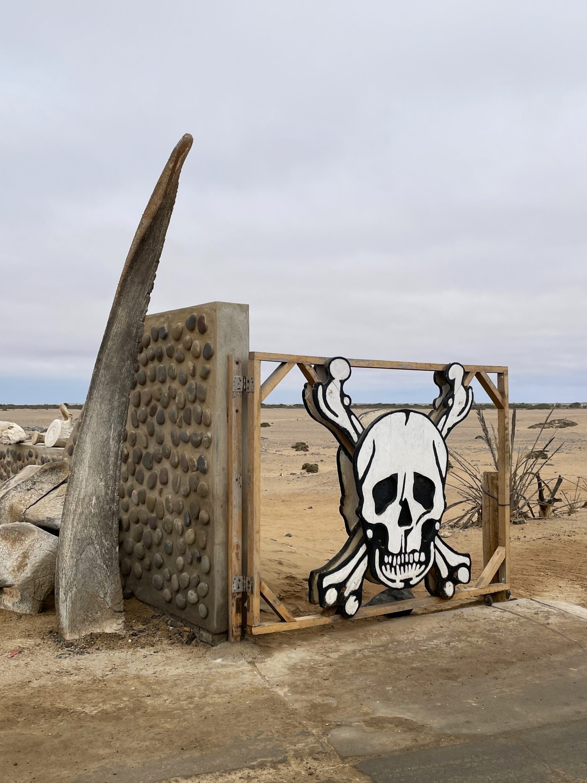 gate-skeleton-coast-01
